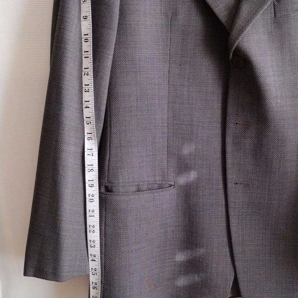 Armani Collezioni men tree-button wool sport jacket L